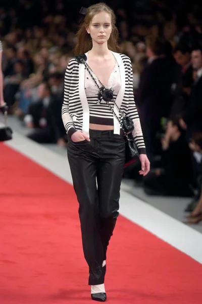 Look 25